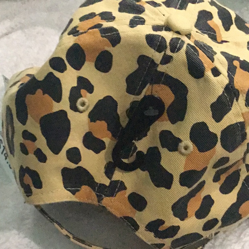 🆕⚾️NY Yankees ‘47 Women's Cheetah🐆Clean Up Adjustable Hat - Tan - Picture 5 of 8